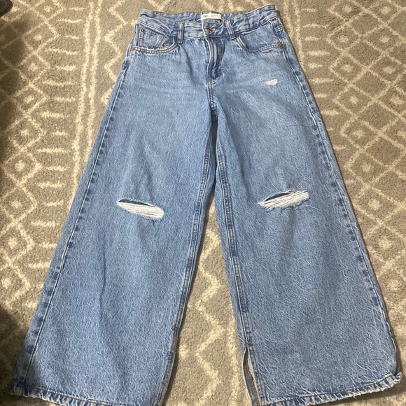Zara - Picture 1 of 4